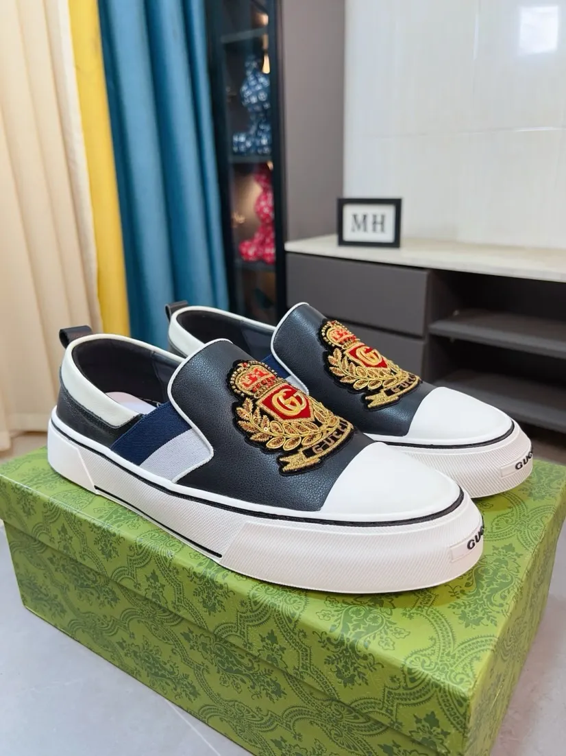 Men's shoes 💰458🌹🌹GUCCI [Gucci] New high-end brand of men's shoes, the latest fashionable casual men's shoes, trendy and versatile, relaxed and sporty style, uppers imported from Italy, first-layer cowhide, genuine leather lining, and ultra-fine workmanship. Original personalized fashionable rubber wear-resistant outsole, light and comfortable on the foot, size 38-44